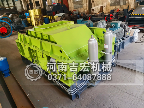 輥式制砂機(jī)
