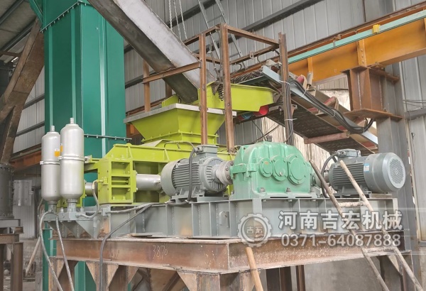 吉宏機(jī)械對輥制砂機(jī)：高耐磨輥皮+液壓調(diào)節(jié)，破碎效率提升30%！